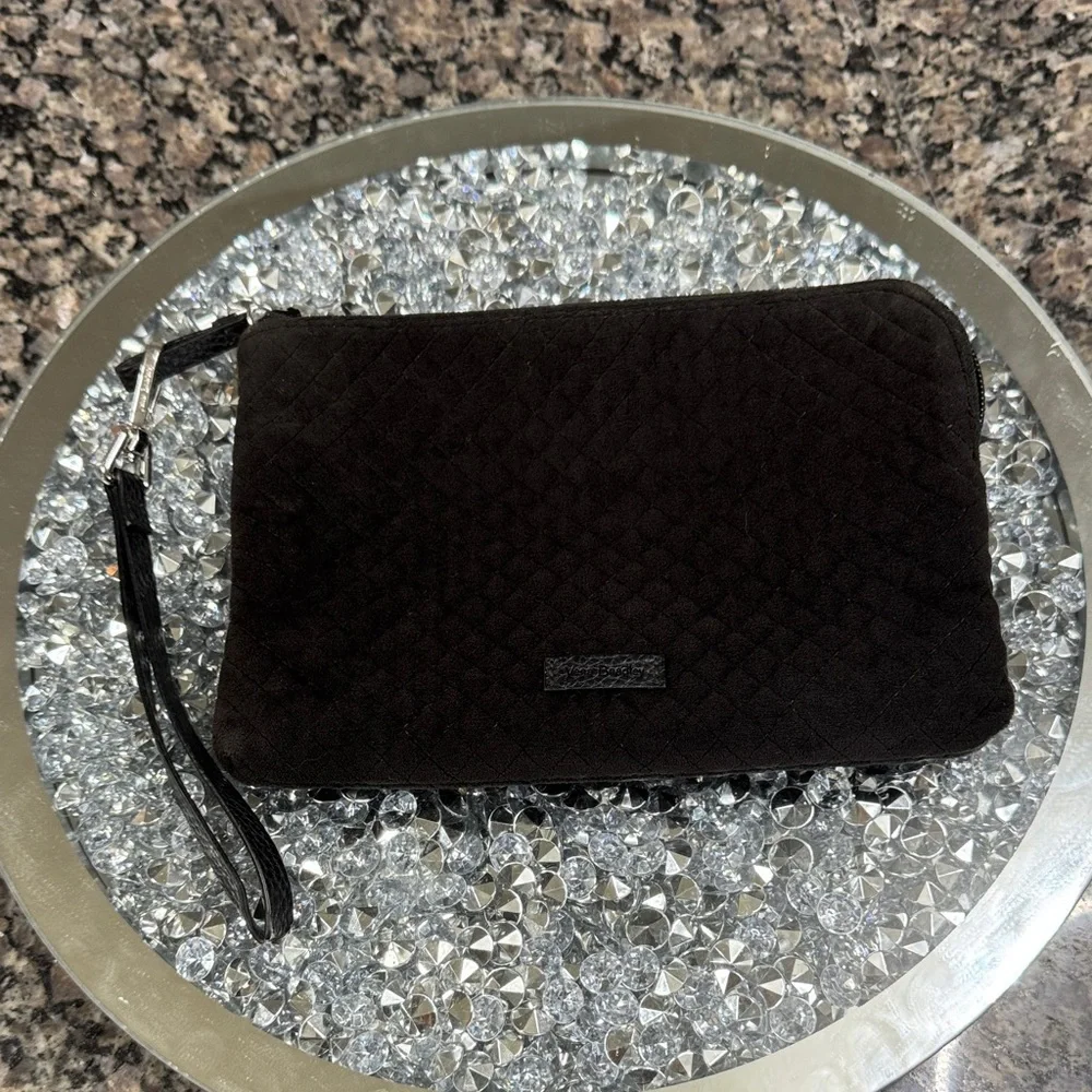 Vera Bradley Black Quilted Wristlet EUc